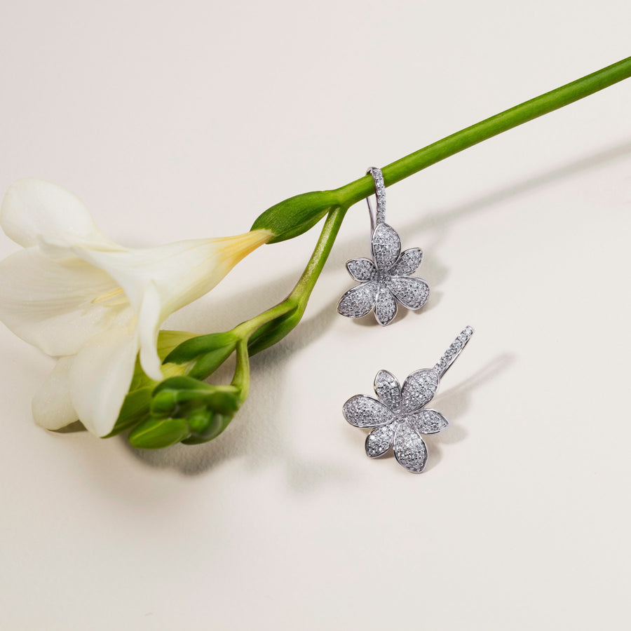 白百合ピアス・イヤリング – ECRETTE